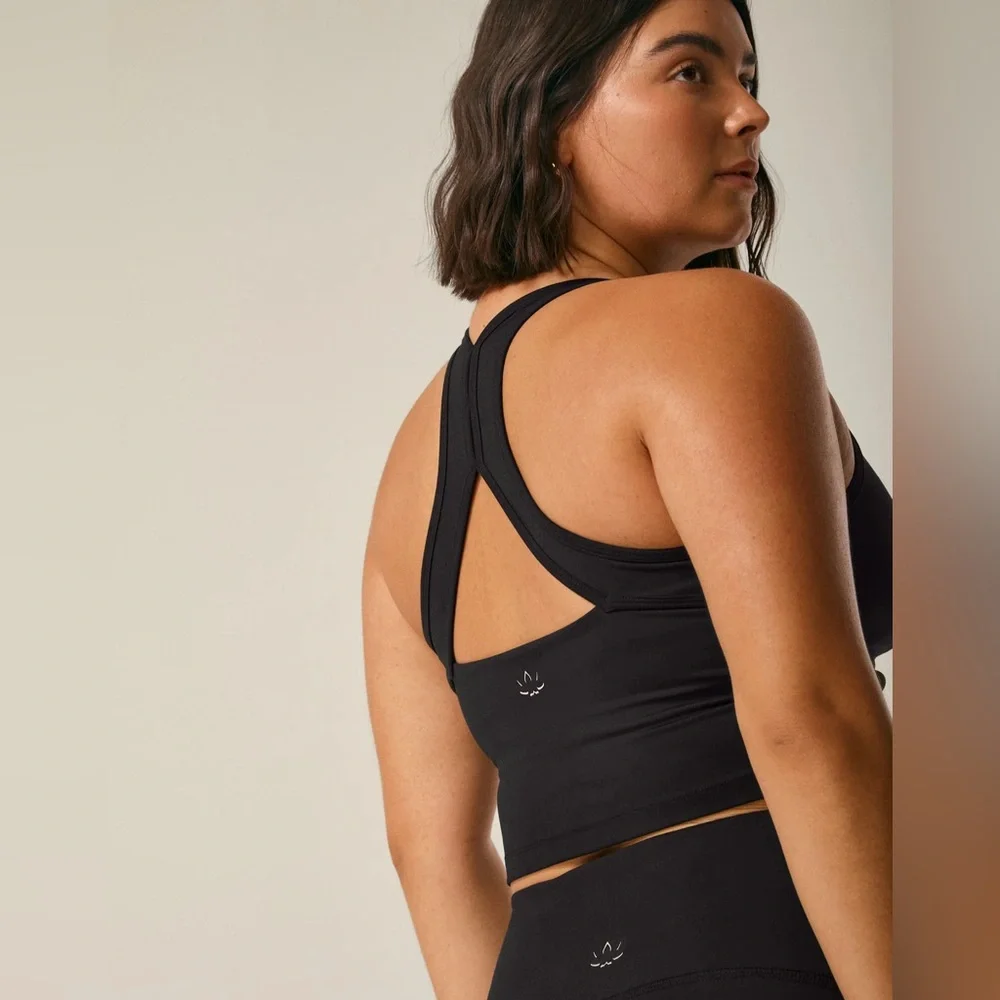 Beyond Yoga Black Sports Bra - Picture 6 of 6